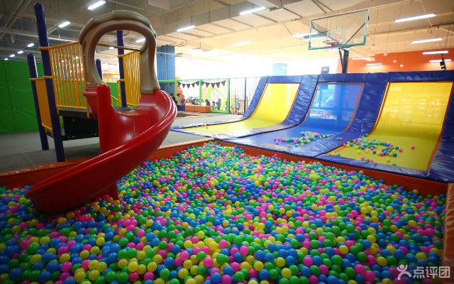 儿童蹦床 跳跳床—实物图