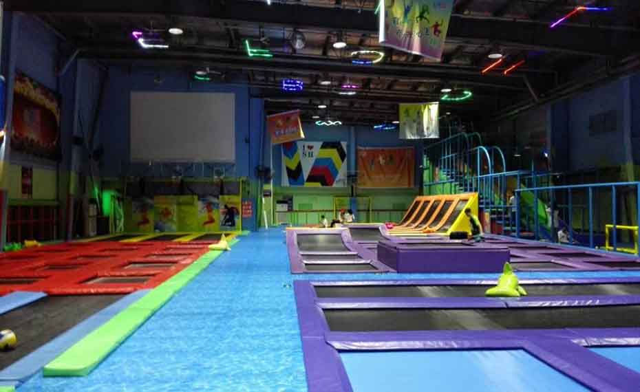 自由蹦床 自由蹦床