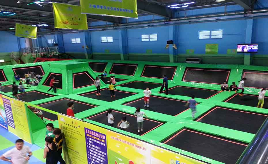 斜面蹦床 斜面蹦床