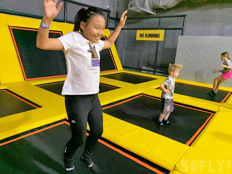 蹦床实物照片 