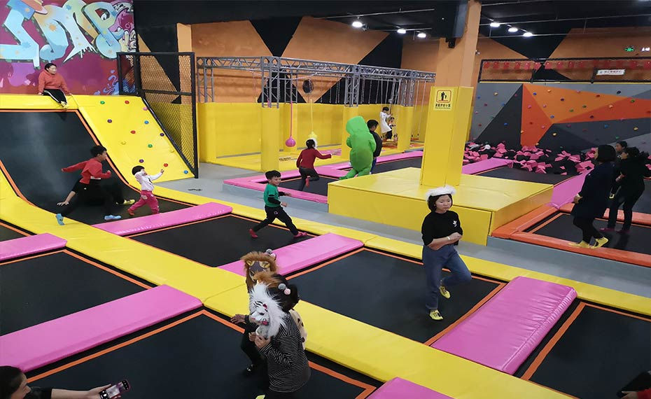 蹦床馆
