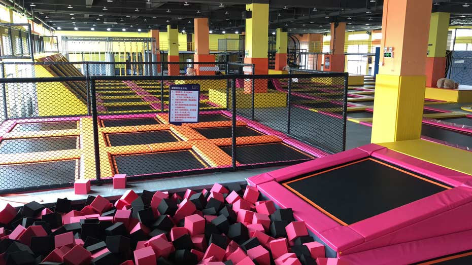 蹦床实物照片