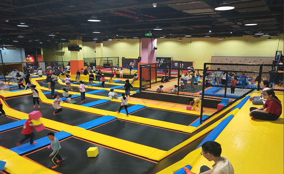 蹦床馆