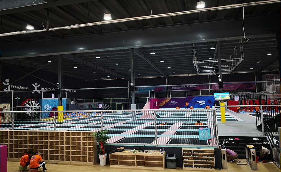 蹦床馆