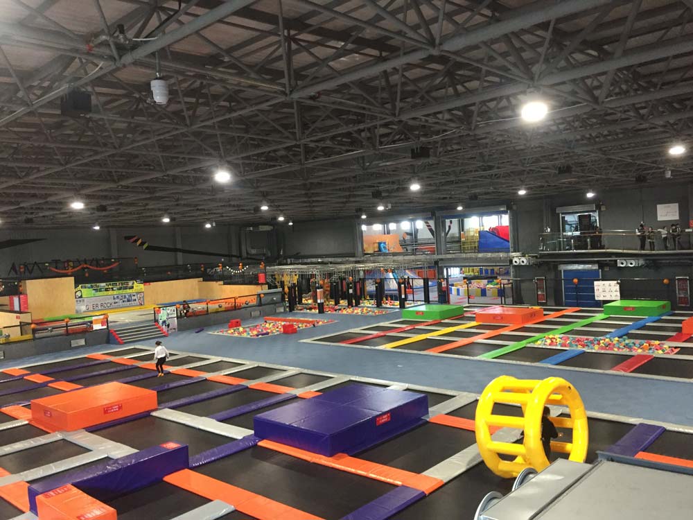 蹦床馆