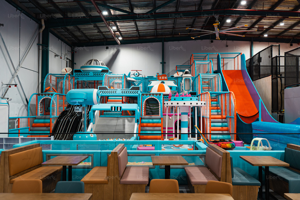 儿童蹦床乐园