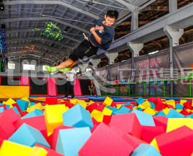 立本蹦床公园案例-深圳西丽蹦床馆