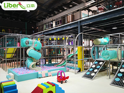 上海极限空间蹦床主题公园走红网络