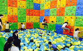 如何选择开个蹦床馆