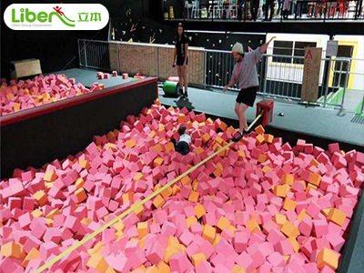 商丘比较大的蹦床主题公园，夏季打卡圣地