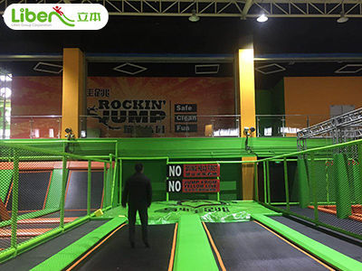 厂家直供蹦床公园电子储物柜，刷卡、微信、识别多类型选择