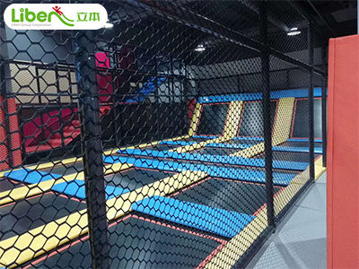 酷跃蹦床主题公园，让你感受蹦床的无限乐趣