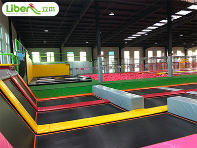 依据现在的蹦床行业发展前景看来，投资蹦床公园赚钱吗？