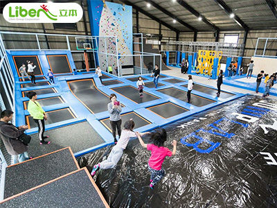 蹦床公园当中有哪些好玩的项目以及优点