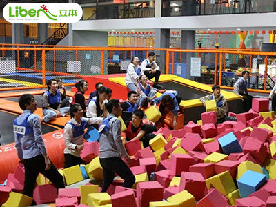 蹦床公园价位，是由什么来决定