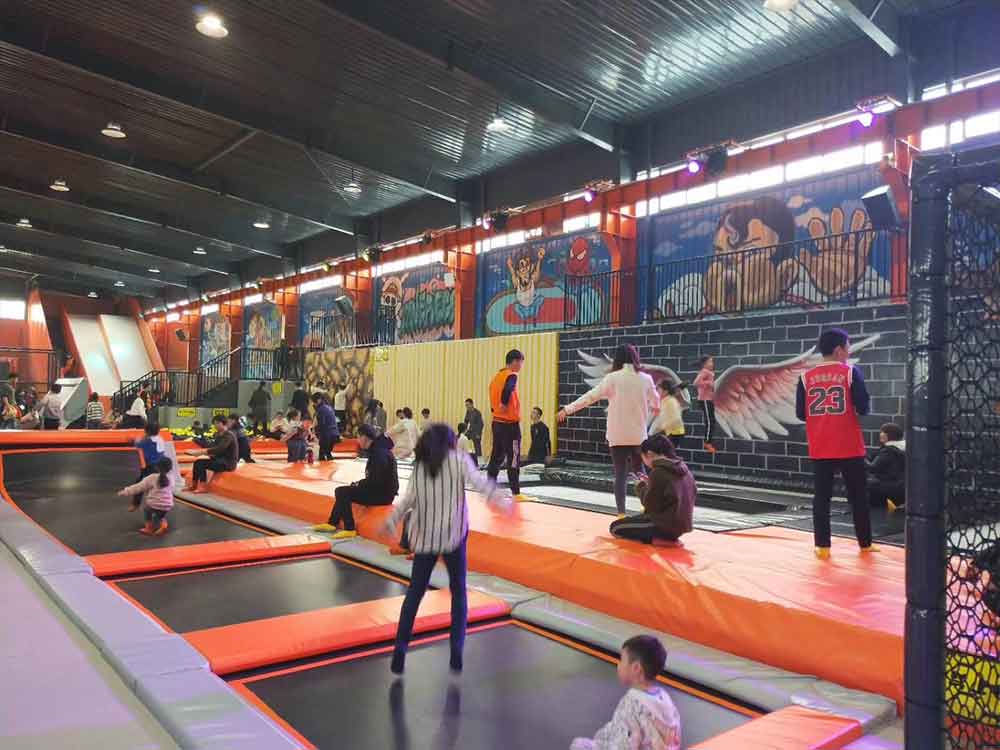 网红蹦床主题乐园