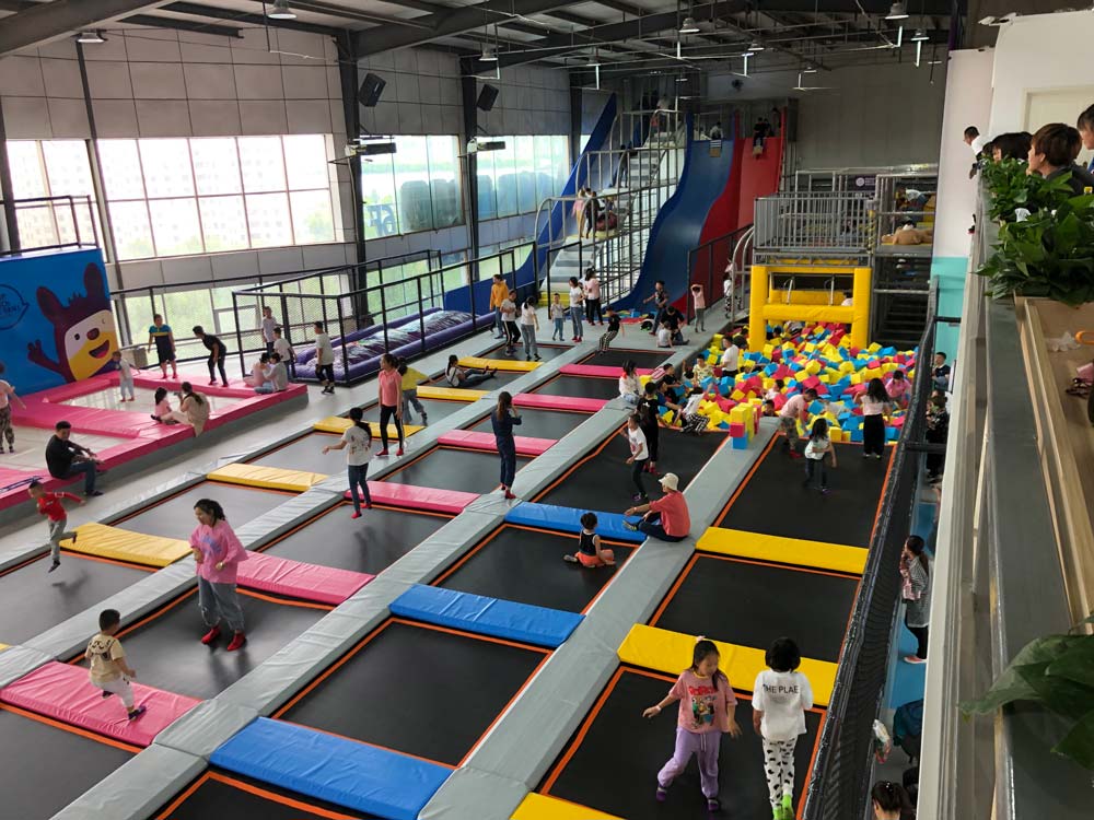 投资新项目-立本互动蹦床公园