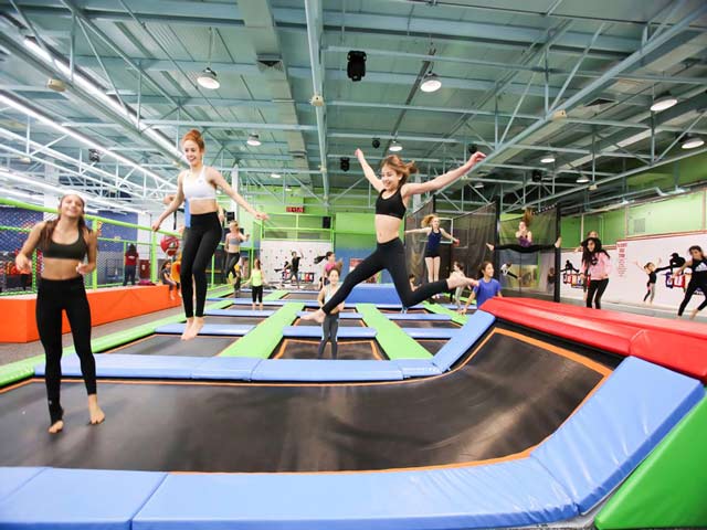 室内蹦床---旋转机