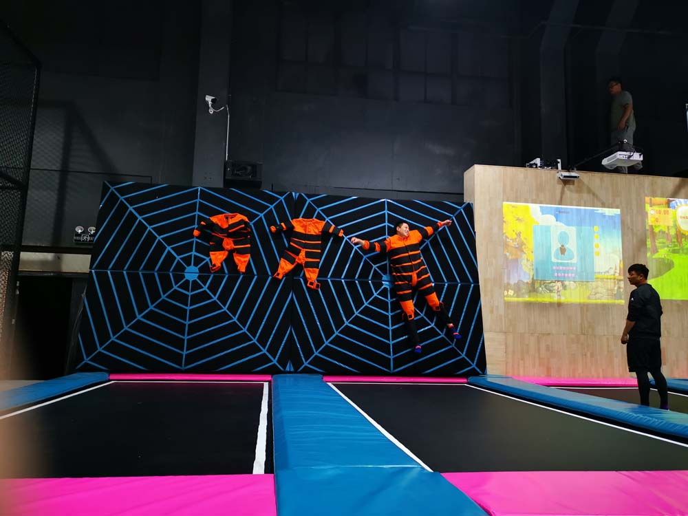 网红蹦床项目粘粘墙