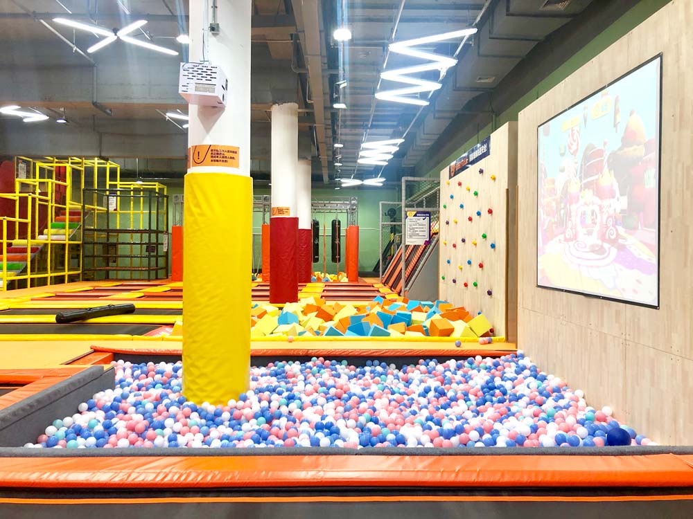 大袋鼠蹦床公园