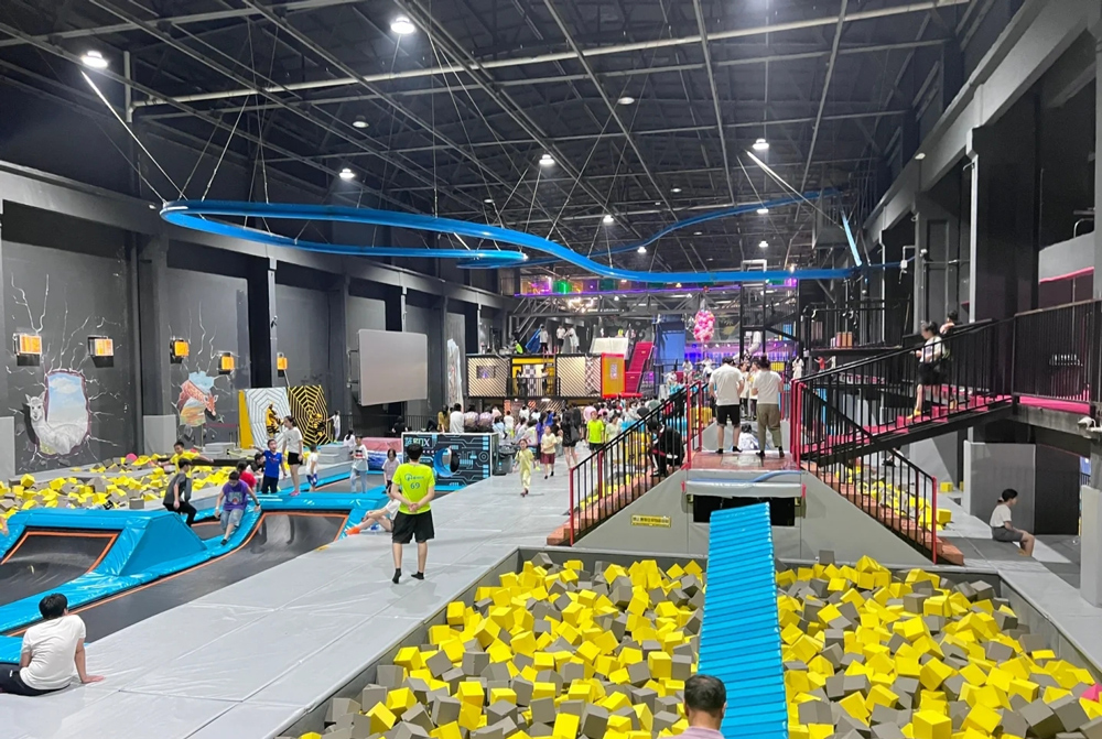 遍布全世界的新型游乐设备--蹦床