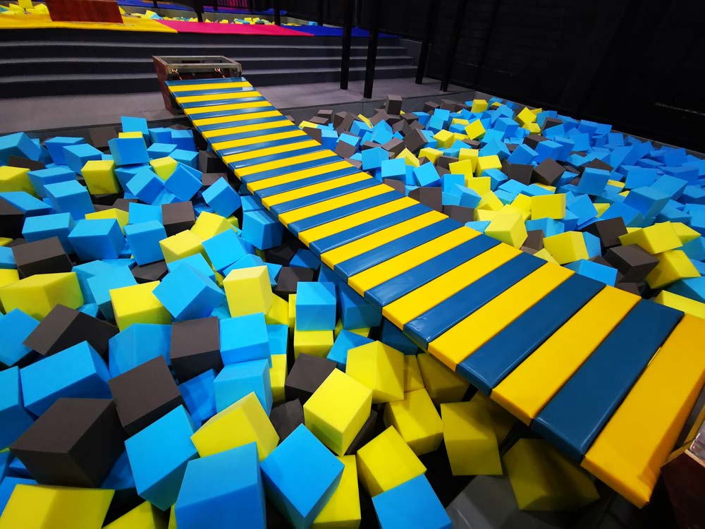 2023流行火热的室内运动娱乐项目 室内蹦床组合乐园