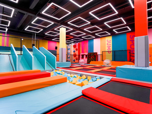 蹦床多少钱？怎样做好蹦床馆的市场运营？